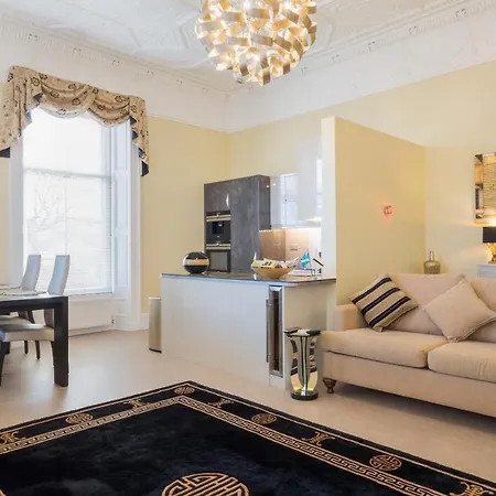 Marks At The Manor Luxury Riverside Apartments - Sleeps Up To 4, With Parking And Sky Tv Aberdeen Extérieur photo